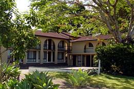 Poinciana Motel - Accommodation Rockhampton 1