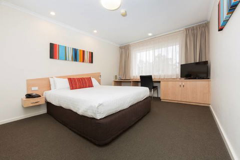 Premier Hotel & Apartments - Accommodation Rockhampton 0