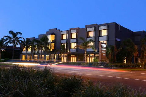 The Brighton Savoy Hotel - Accommodation Rockhampton 0