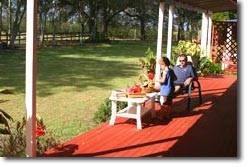 Trade Winds Country Cottages - Accommodation Rockhampton 2