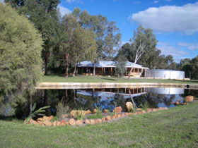 Grandis Cottages - Accommodation Rockhampton 1