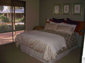 Grandis Cottages - Accommodation Rockhampton 2