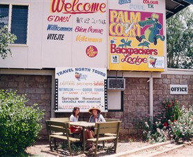 Palm Court Kookaburra Backpackers - Accommodation Rockhampton 0