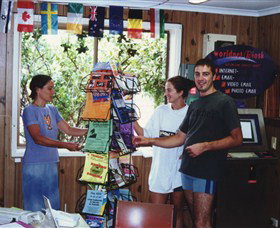 Palm Court Kookaburra Backpackers - Accommodation Rockhampton 1