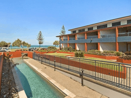 Lennox Point Holiday Apartments - Accommodation Rockhampton 2