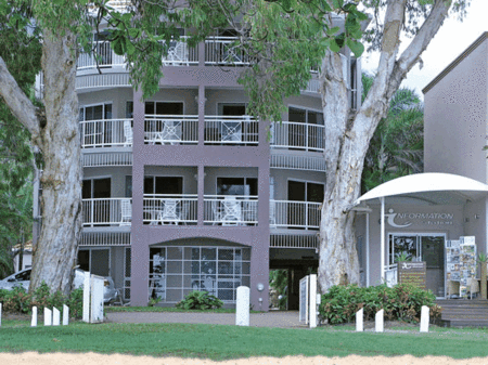 Coral Horizons Beachfront Apartments - Accommodation Rockhampton