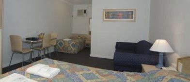 Caravilla Motel - Accommodation Rockhampton 1