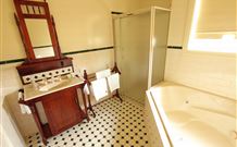 Wagga Wagga Country Cottages - - Accommodation Rockhampton 5
