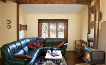 Jasper Cottage - Accommodation Rockhampton 0