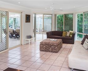At Theme Park Central Holiday House - Accommodation Rockhampton 3