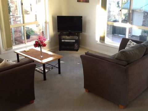 Captain's Quarters Bermagui - Accommodation Rockhampton 4