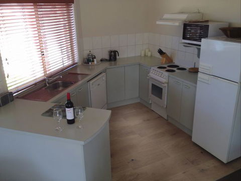 Captain's Quarters Bermagui - Accommodation Rockhampton 8