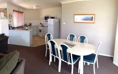 Captain's Quarters Bermagui - Accommodation Rockhampton 9