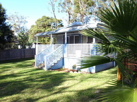 Crystal Waters - Accommodation Rockhampton 1