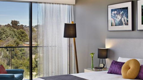 East Hotel + Apartments - Accommodation Rockhampton 0