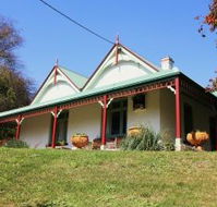 Ravenscroft and The Cottage - Accommodation Rockhampton