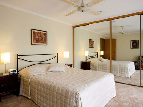 Chisholm Heights CBD Accommodation - Accommodation Rockhampton 3