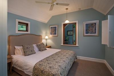 Oak Tree Lodge - Accommodation Rockhampton 10