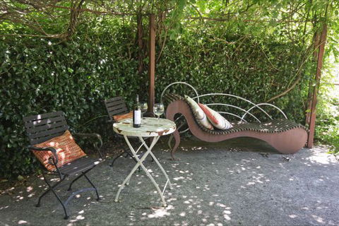 Mirkwood Forest Self-Contained Spa Cottages - Accommodation Rockhampton 5