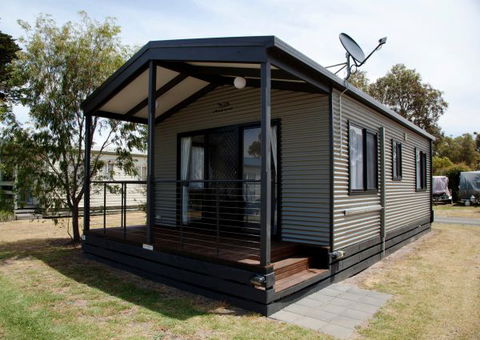 Swan Bay Holiday Park - Accommodation Rockhampton 2