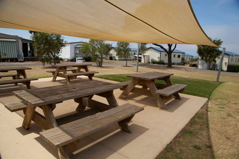 Swan Bay Holiday Park - Accommodation Rockhampton 4