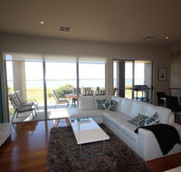LJ Hooker Goolwa Holiday Rentals - 42 Underwood Avenue Goolwa Beach - Accommodation Rockhampton