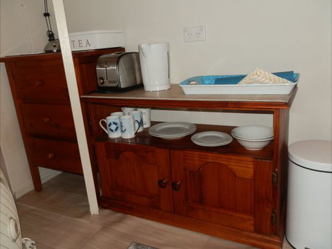 Azure Haven - Accommodation Rockhampton 3