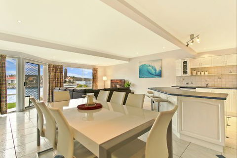 SALT Waterfront Apartment - Accommodation Rockhampton 1