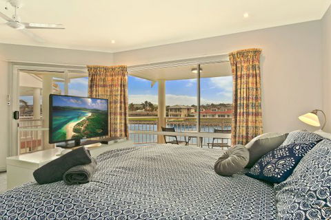 SALT Waterfront Apartment - Accommodation Rockhampton 3