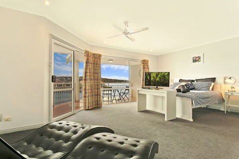 SALT Waterfront Apartment - Accommodation Rockhampton 4