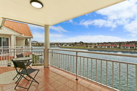 SALT Waterfront Apartment - Accommodation Rockhampton 5