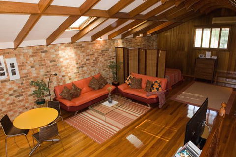 Bet's Bed And Breakfast Studio - Accommodation Rockhampton 0