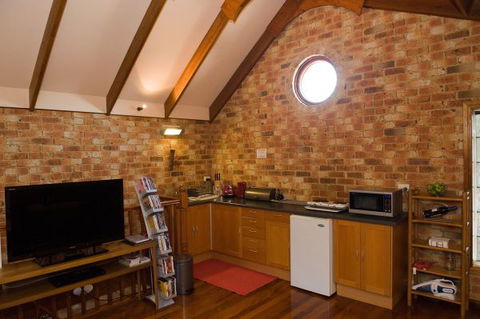 Bet's Bed And Breakfast Studio - Accommodation Rockhampton 5