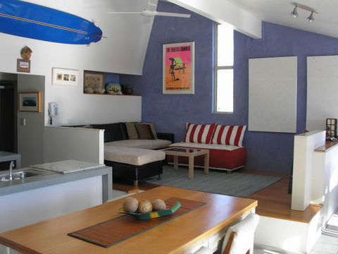 Boomers Beach House - Accommodation Rockhampton 0