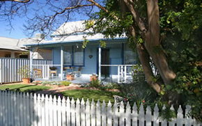 Penny's Cottage - Accommodation Rockhampton 0