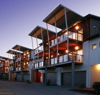 Quarterdecks Harbour Retreat - Accommodation Rockhampton