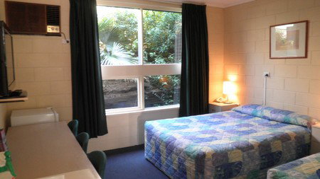Enfield Motel - Accommodation Rockhampton 2