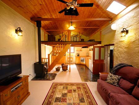 The Old Oak Bed & Breakfast - Accommodation Rockhampton 1