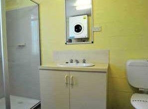Alanvale Apartments & Motor Inn - Accommodation Rockhampton 3