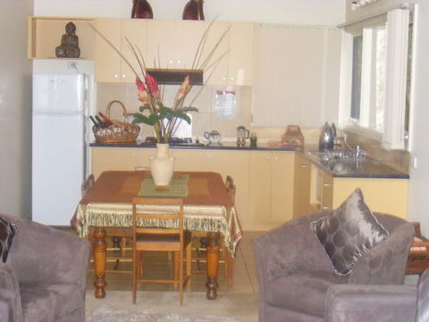 Weeroona Retreat B&B - Accommodation Rockhampton 5