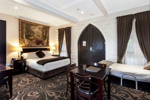 Castle Suites - Kryal Castle - Accommodation Rockhampton 9