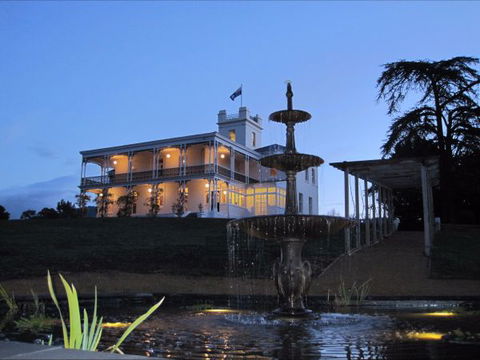 Claremont House - Accommodation Rockhampton 0