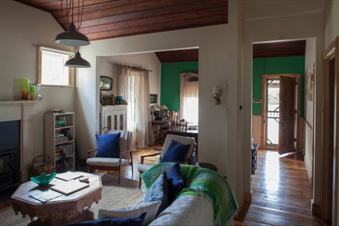 Flop House - Accommodation Rockhampton 7