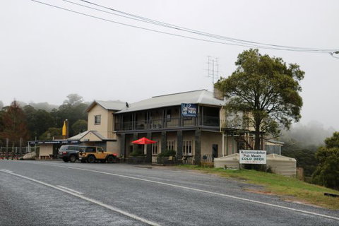 Hampton Halfway Hotel Motel - Accommodation Rockhampton 0