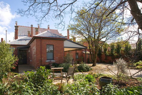 Mollisons - Accommodation Rockhampton 6