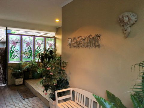 Palm Haven Bed And Breakfast - Accommodation Rockhampton 1