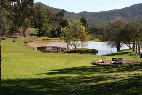 The Black Sparrow - Accommodation Rockhampton 0