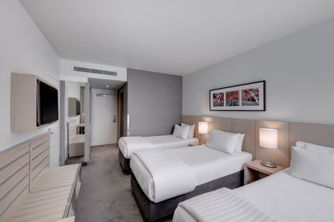 Travelodge Hotel Melbourne Docklands - Accommodation Rockhampton 2