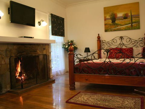 Tudor Cottages Mount Dandenong - Accommodation Rockhampton 0
