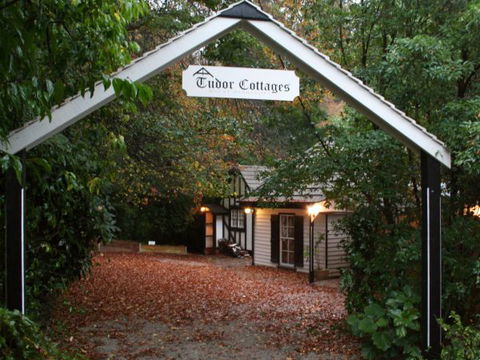 Tudor Cottages Mount Dandenong - Accommodation Rockhampton 2